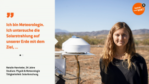 Natalie misst mit einem Pyranometer die solare Globalstrahlung in Südspanien